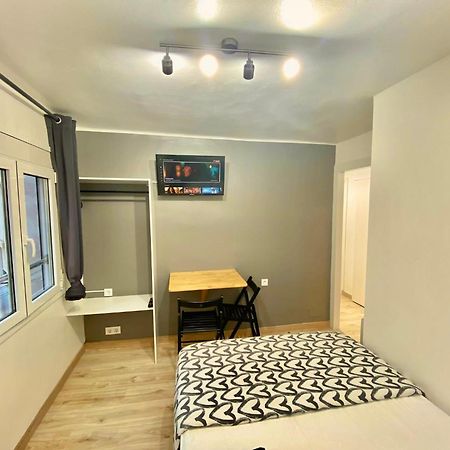 Suites Nuevas Con Bano Privado Frente Al Metro St Mwc Barcelona-Fira L'Hospitalet de Llobregat Exterior photo