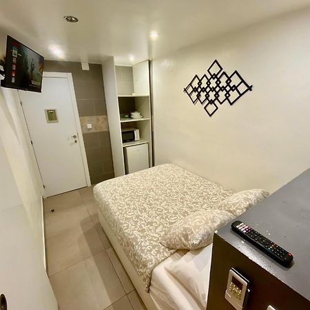 Suites Nuevas Con Bano Privado Frente Al Metro St Mwc Barcelona-Fira L'Hospitalet de Llobregat Exterior photo