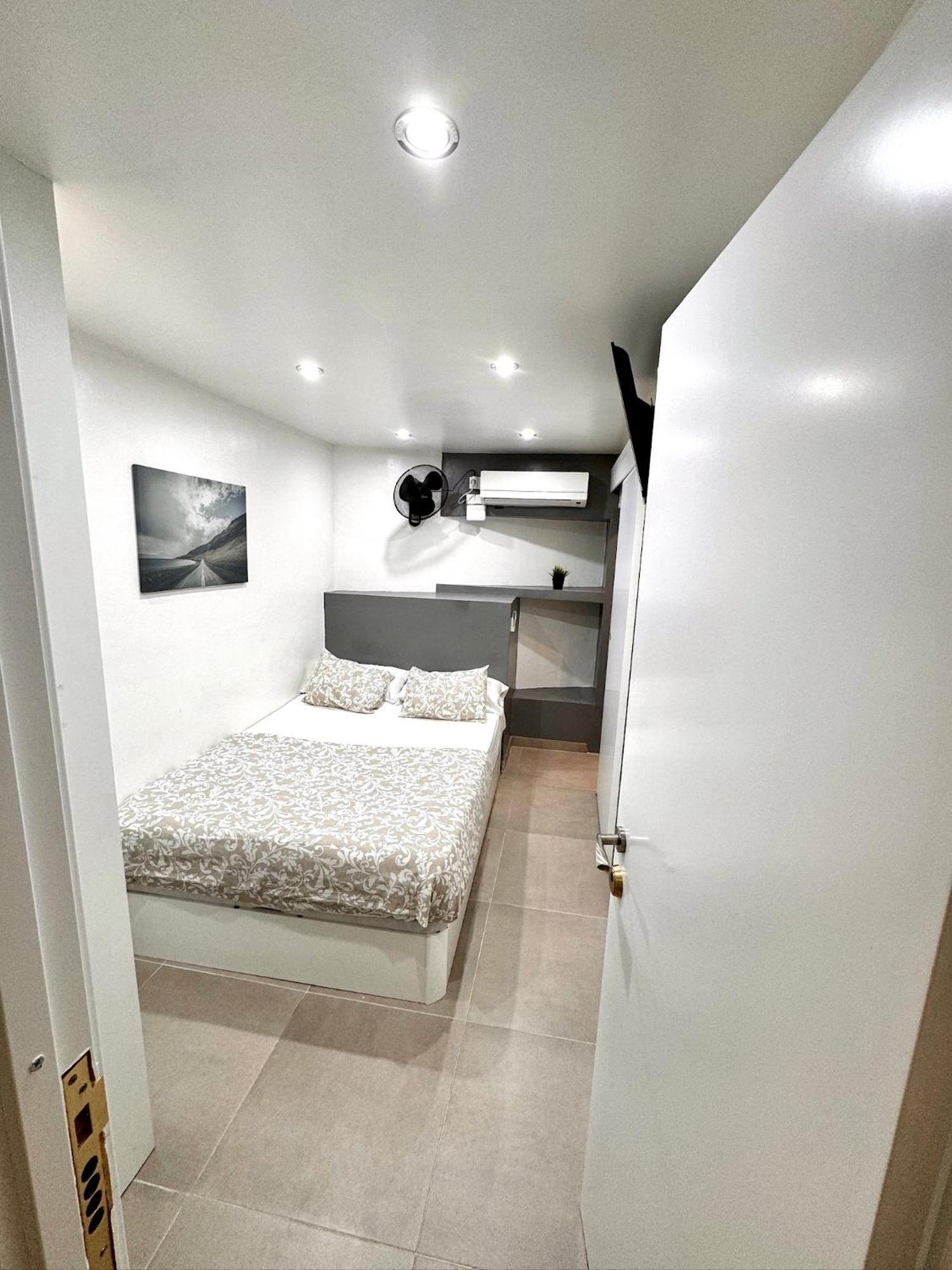 Suites Nuevas Con Bano Privado Frente Al Metro St Mwc Barcelona-Fira L'Hospitalet de Llobregat Exterior photo