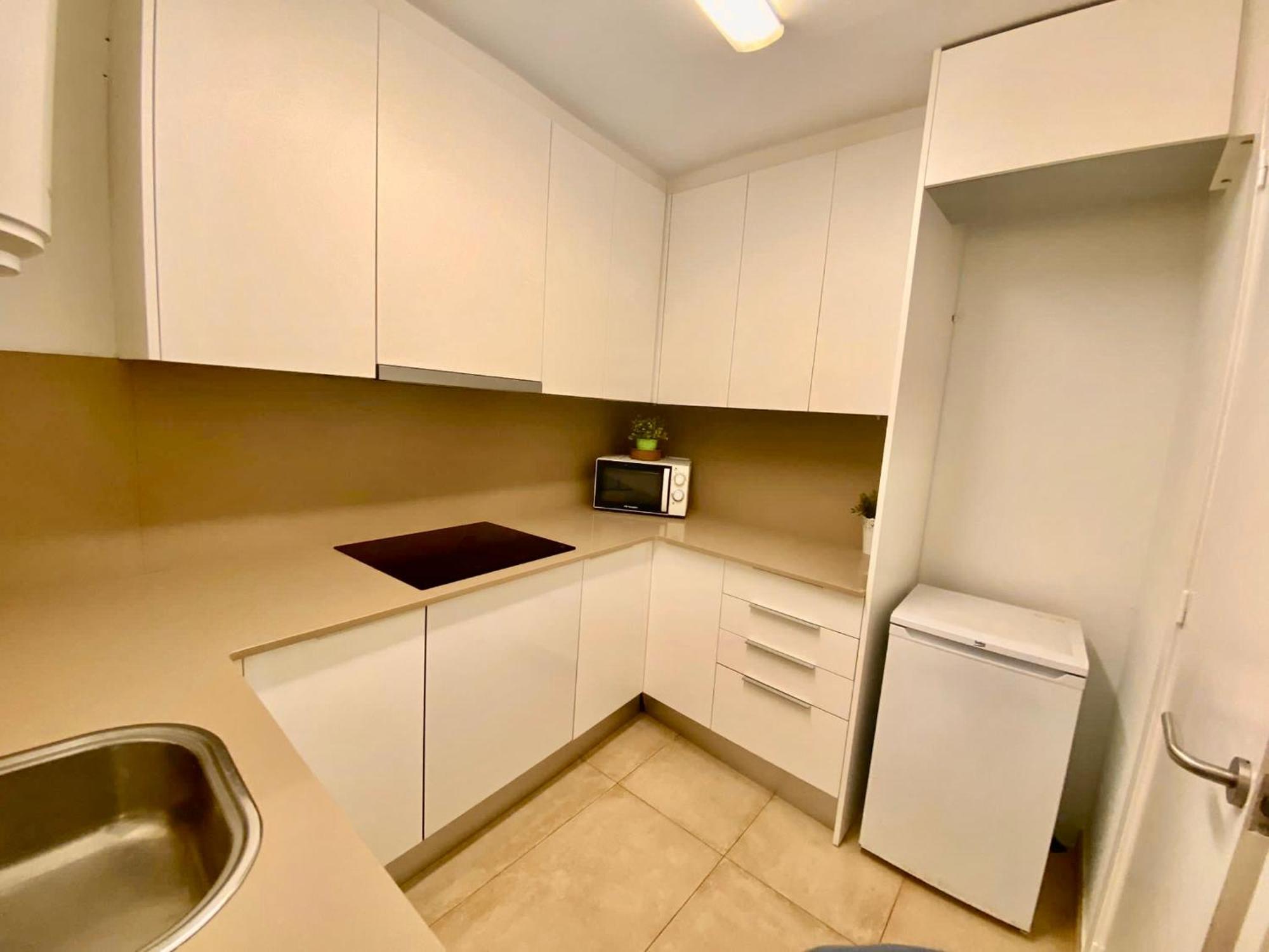 Suites Nuevas Con Bano Privado Frente Al Metro St Mwc Barcelona-Fira L'Hospitalet de Llobregat Exterior photo