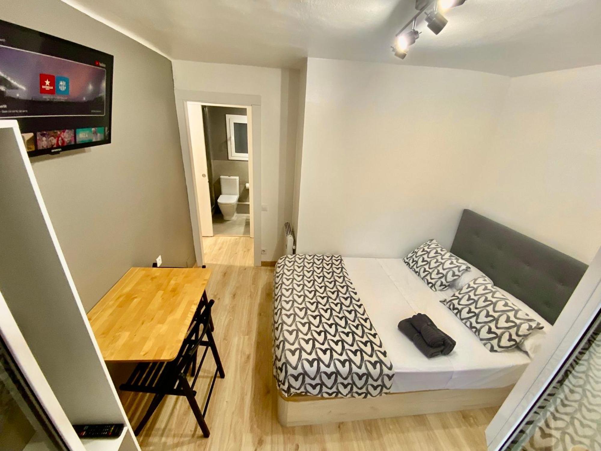 Suites Nuevas Con Bano Privado Frente Al Metro St Mwc Barcelona-Fira L'Hospitalet de Llobregat Exterior photo
