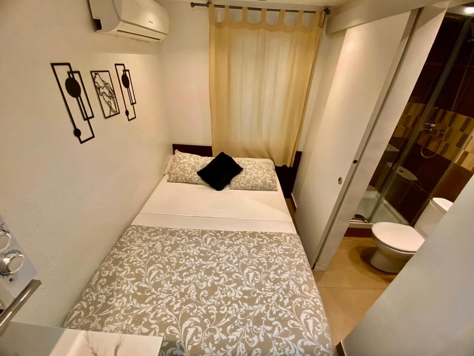 Suites Nuevas Con Bano Privado Frente Al Metro St Mwc Barcelona-Fira L'Hospitalet de Llobregat Exterior photo