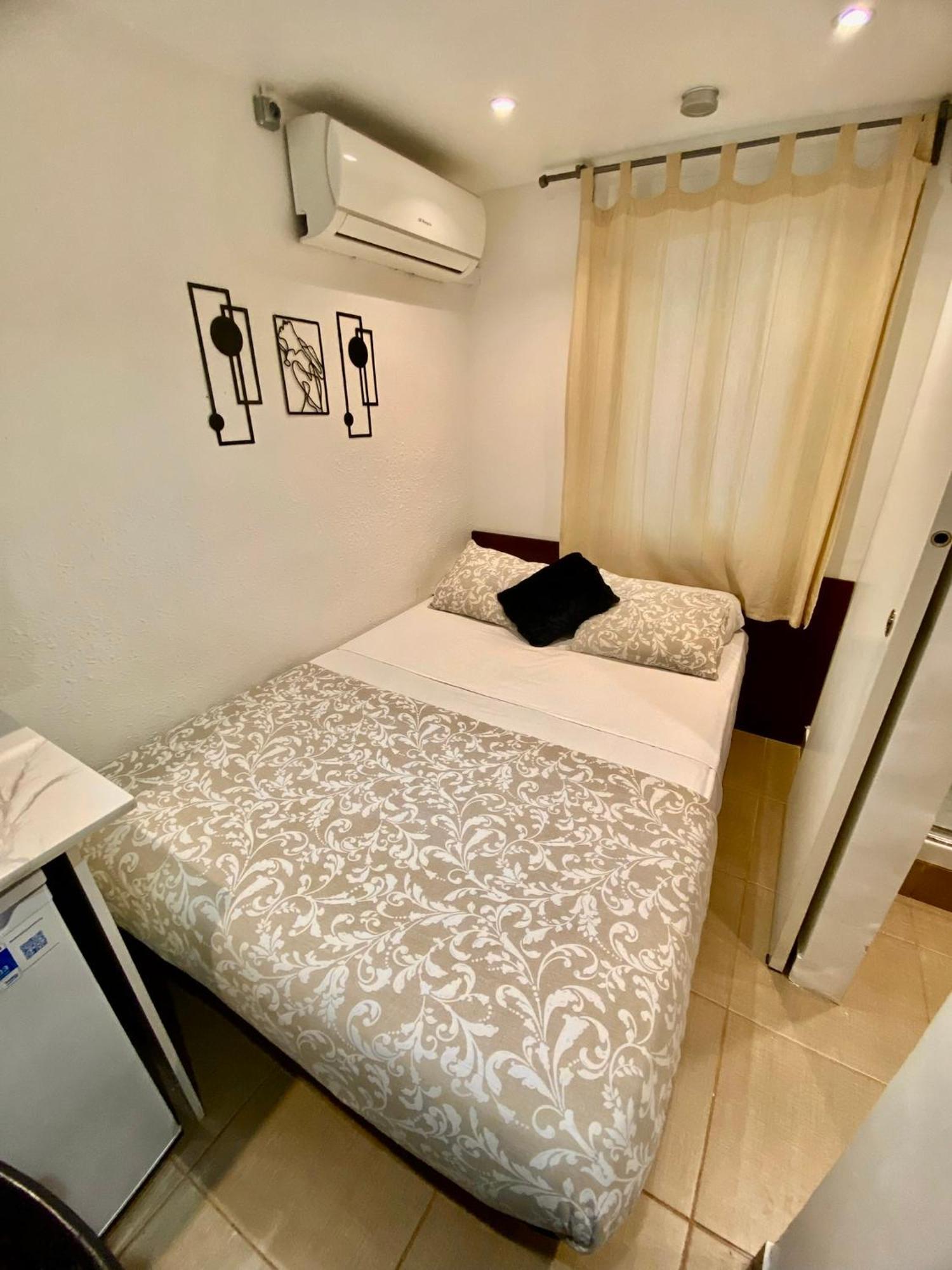 Suites Nuevas Con Bano Privado Frente Al Metro St Mwc Barcelona-Fira L'Hospitalet de Llobregat Exterior photo