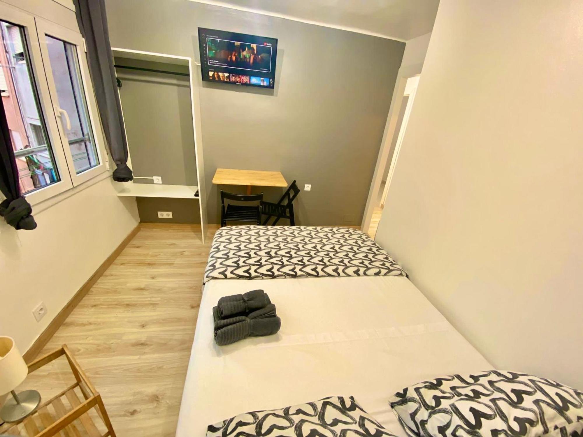 Suites Nuevas Con Bano Privado Frente Al Metro St Mwc Barcelona-Fira L'Hospitalet de Llobregat Exterior photo