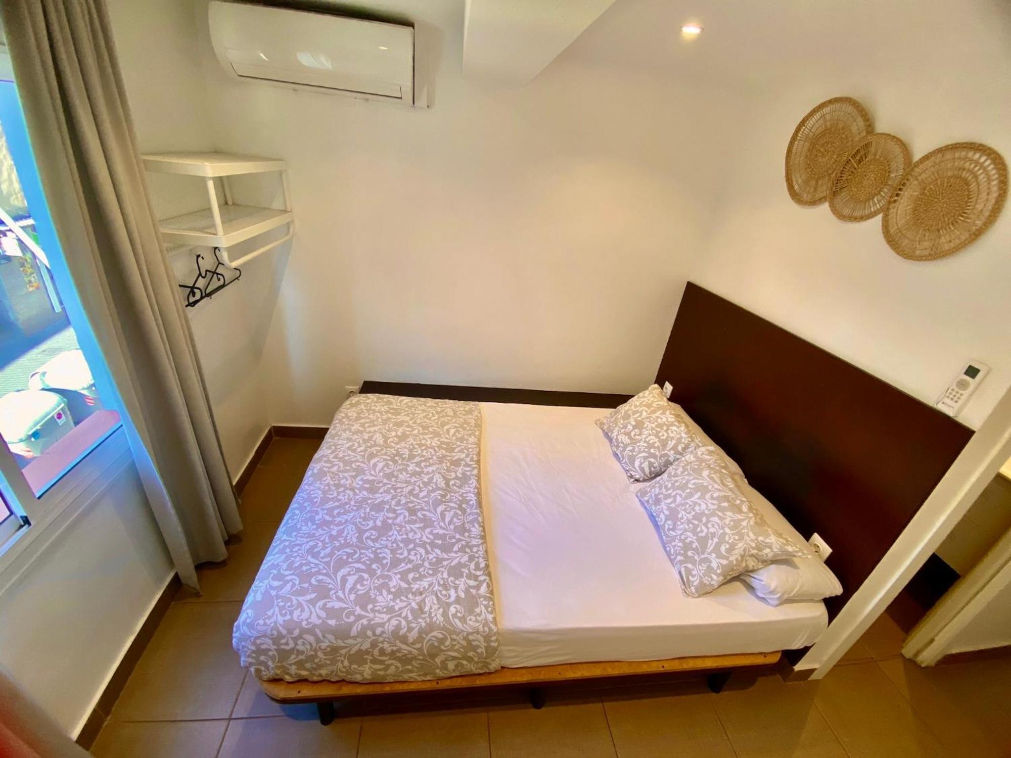 Suites Nuevas Con Bano Privado Frente Al Metro St Mwc Barcelona-Fira L'Hospitalet de Llobregat Exterior photo
