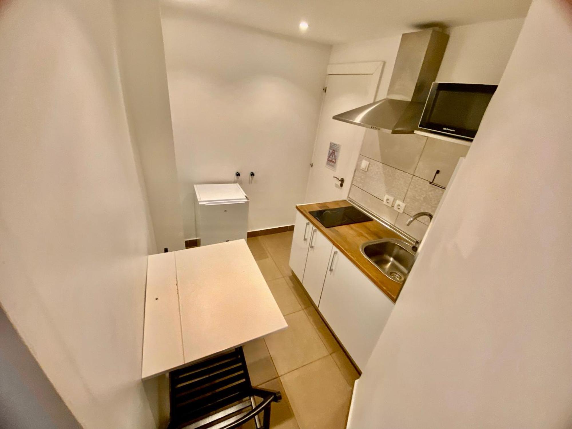 Suites Nuevas Con Bano Privado Frente Al Metro St Mwc Barcelona-Fira L'Hospitalet de Llobregat Exterior photo