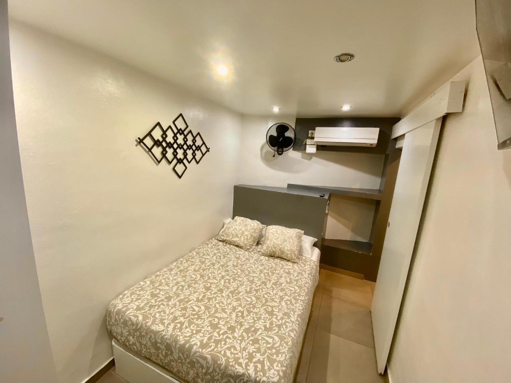 Suites Nuevas Con Bano Privado Frente Al Metro St Mwc Barcelona-Fira L'Hospitalet de Llobregat Exterior photo