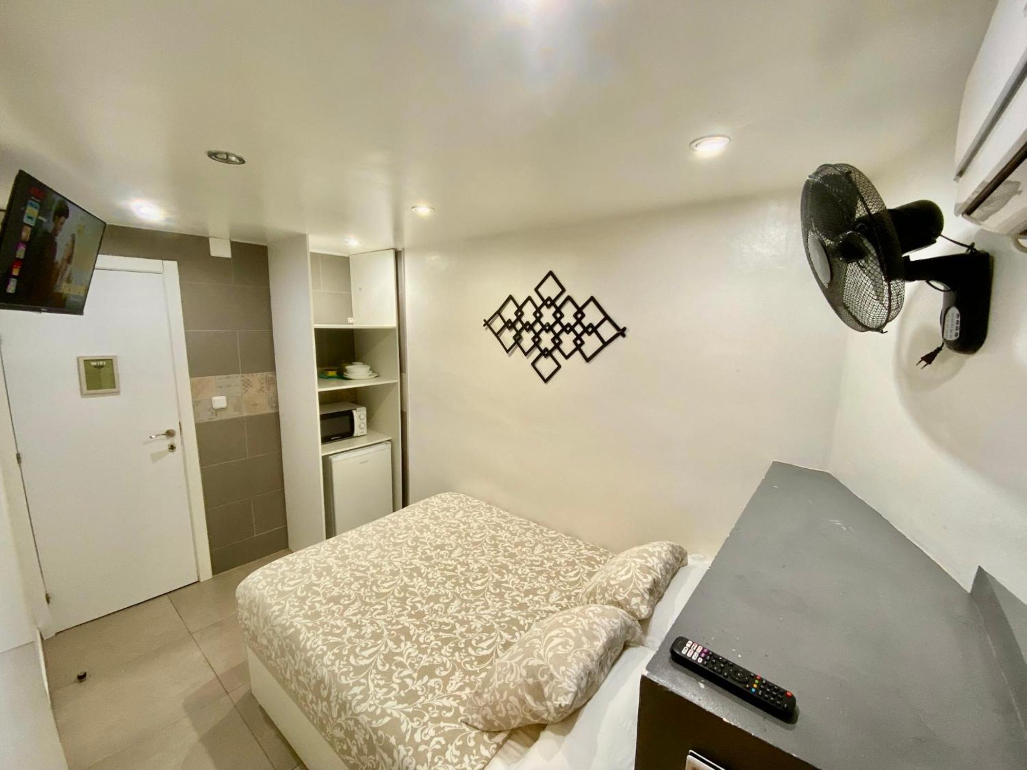 Suites Nuevas Con Bano Privado Frente Al Metro St Mwc Barcelona-Fira L'Hospitalet de Llobregat Exterior photo
