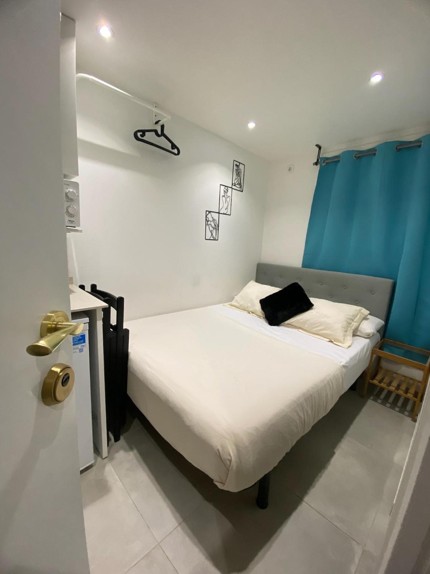 Suites Nuevas Con Bano Privado Frente Al Metro St Mwc Barcelona-Fira L'Hospitalet de Llobregat Exterior photo