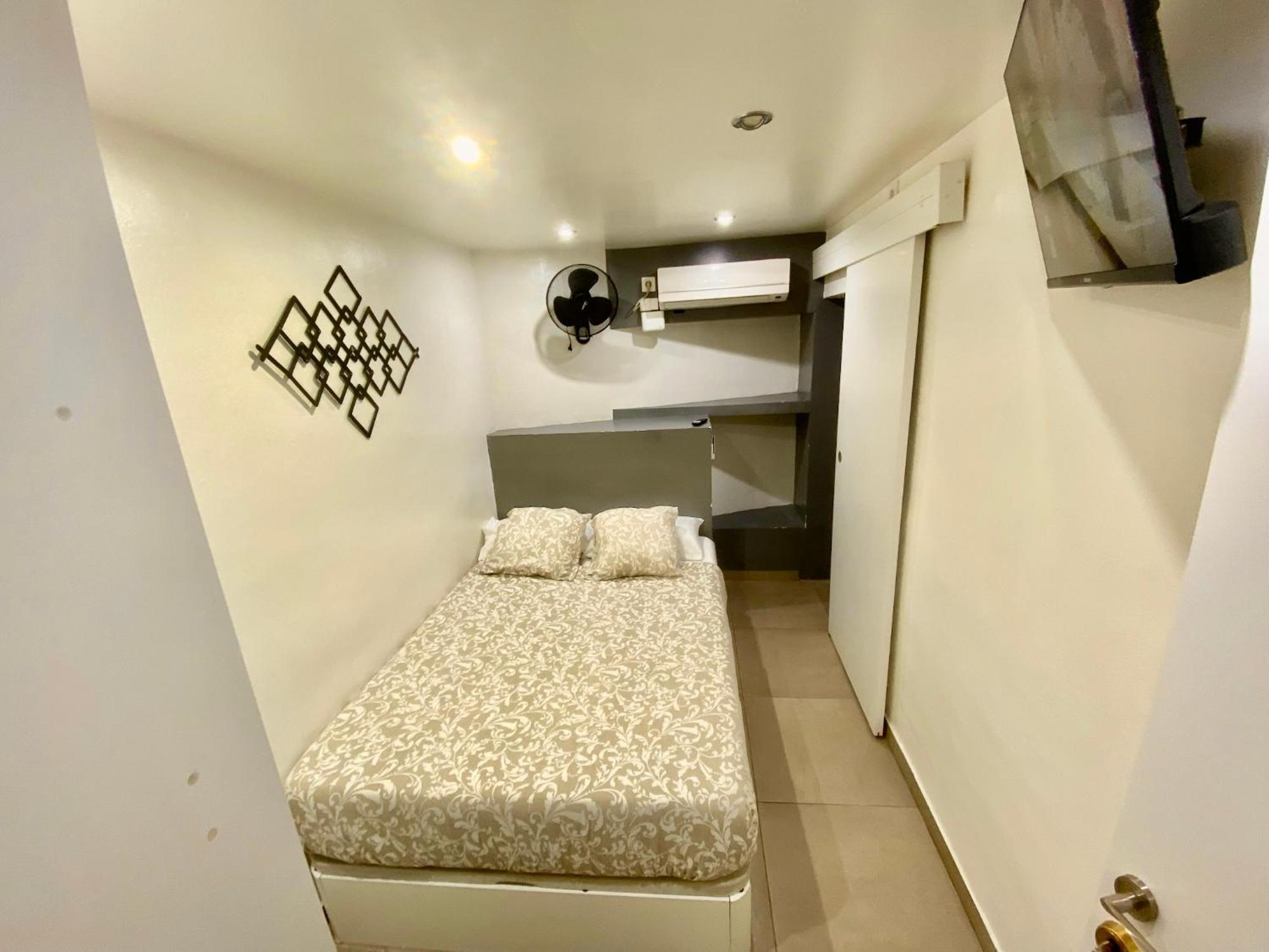 Suites Nuevas Con Bano Privado Frente Al Metro St Mwc Barcelona-Fira L'Hospitalet de Llobregat Exterior photo