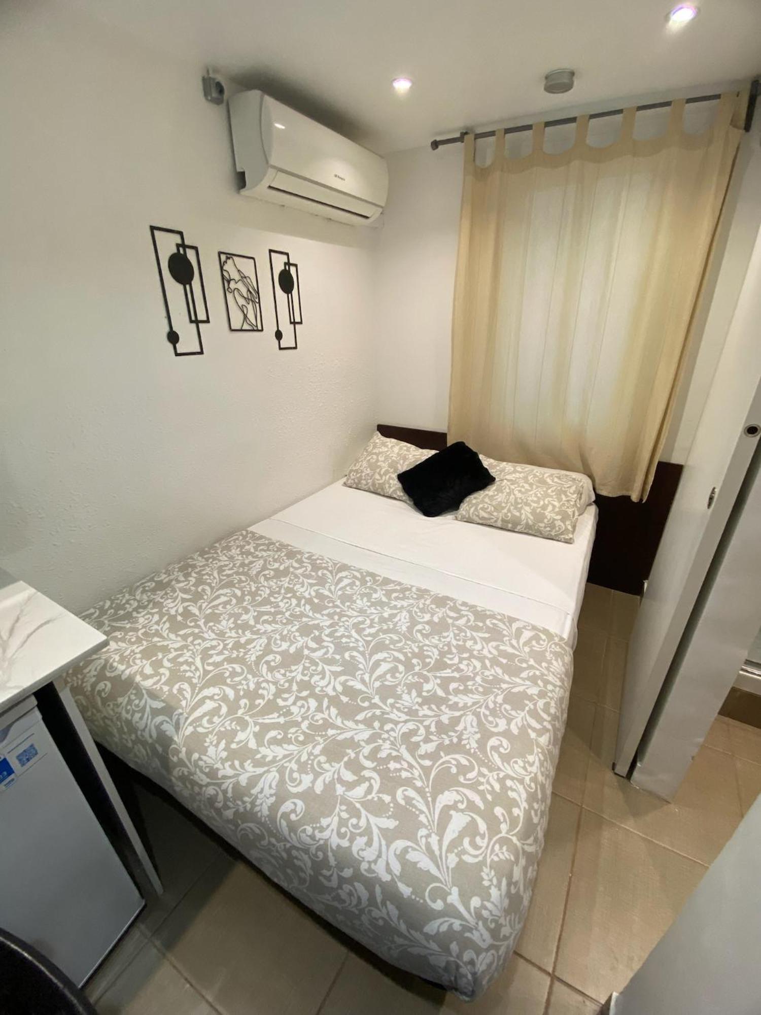 Suites Nuevas Con Bano Privado Frente Al Metro St Mwc Barcelona-Fira L'Hospitalet de Llobregat Exterior photo